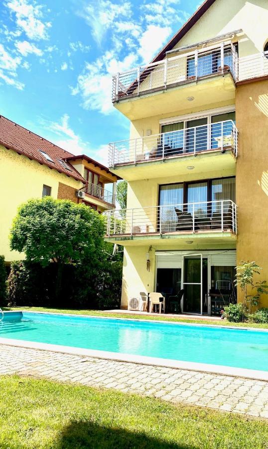 Lido Di Siofok - Aranypart - Minden 1 Percre! Apartment Екстериор снимка