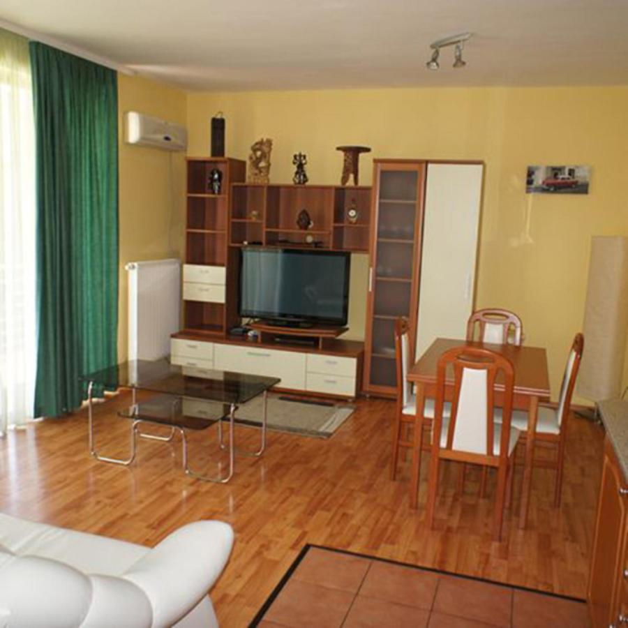 Lido Di Siofok - Aranypart - Minden 1 Percre! Apartment Екстериор снимка