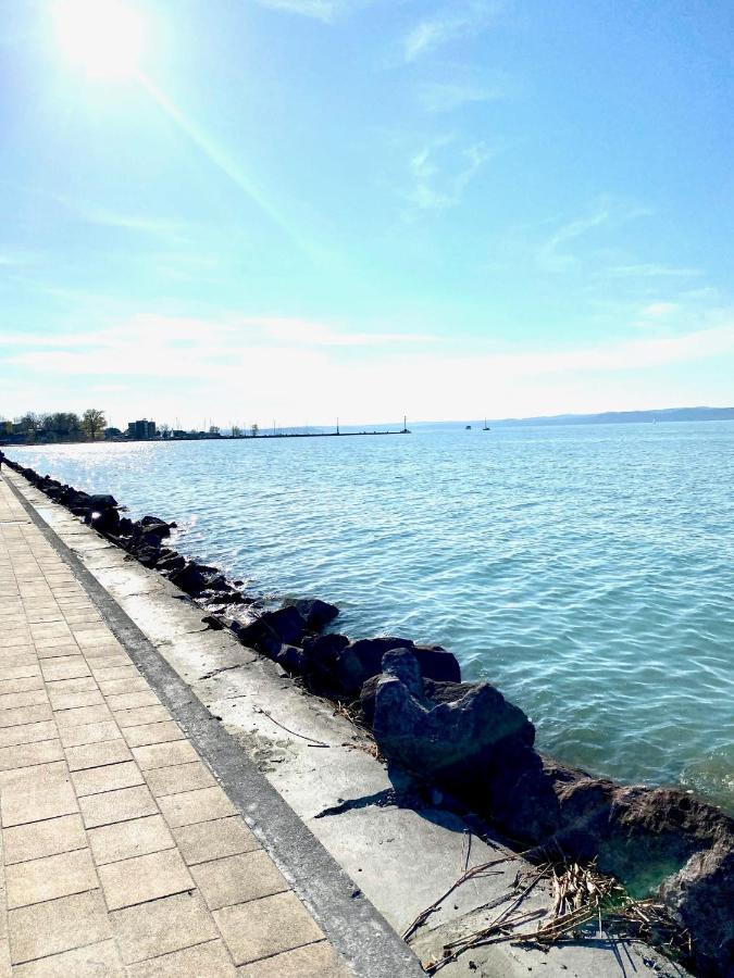 Lido Di Siofok - Aranypart - Minden 1 Percre! Apartment Екстериор снимка